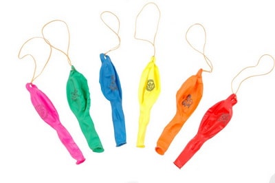 3000 adet ( 30 paket ) desenli de�i�ik renklerde punch balon 